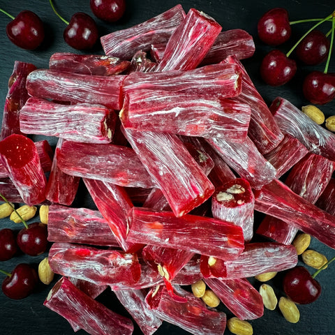 Saldo ķiršu pirkstiņi ar zemesriekstiem