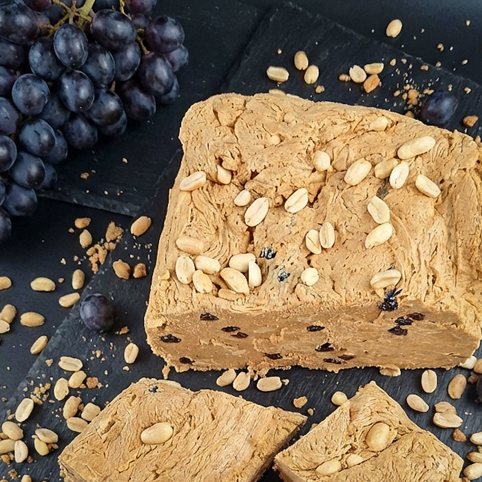 Halva – zemesrieksti ar rozīnēm