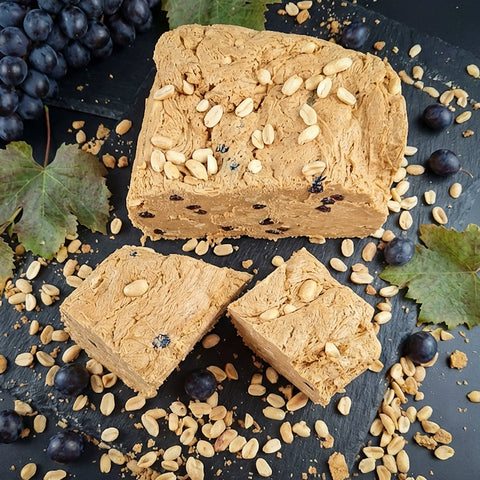 Halva – zemesrieksti ar rozīnēm