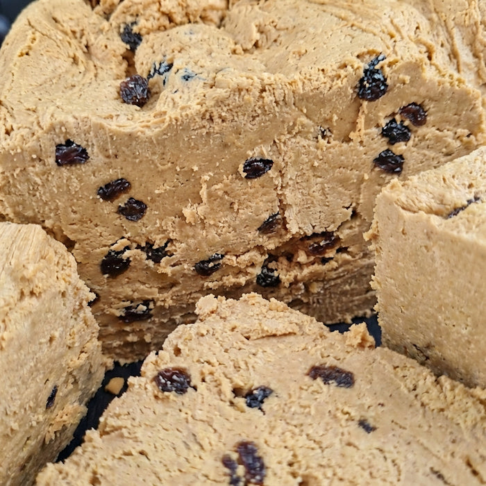 Halva – zemesrieksti ar rozīnēm