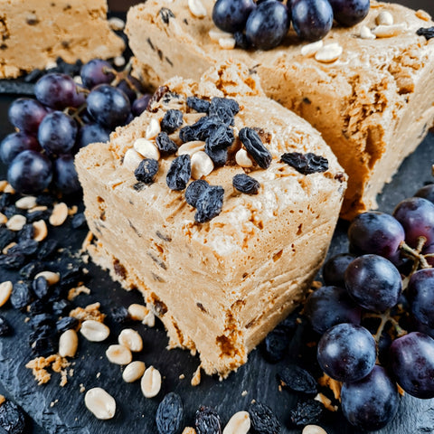 Halva – zemesrieksti ar rozīnēm