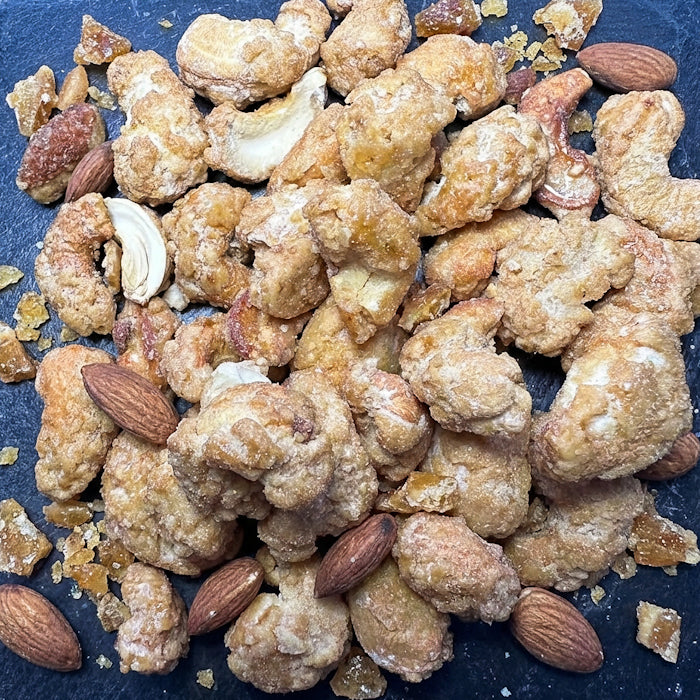 Mandeles kraukšķīgā karameļu glazūrā
