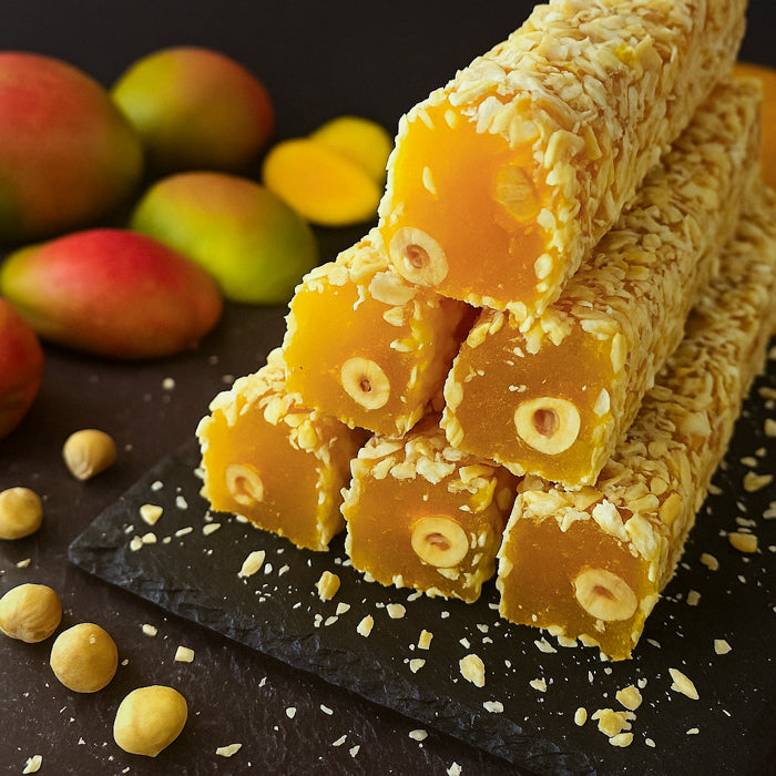 Lokum mit Mangogeschmack und Haselnüssen