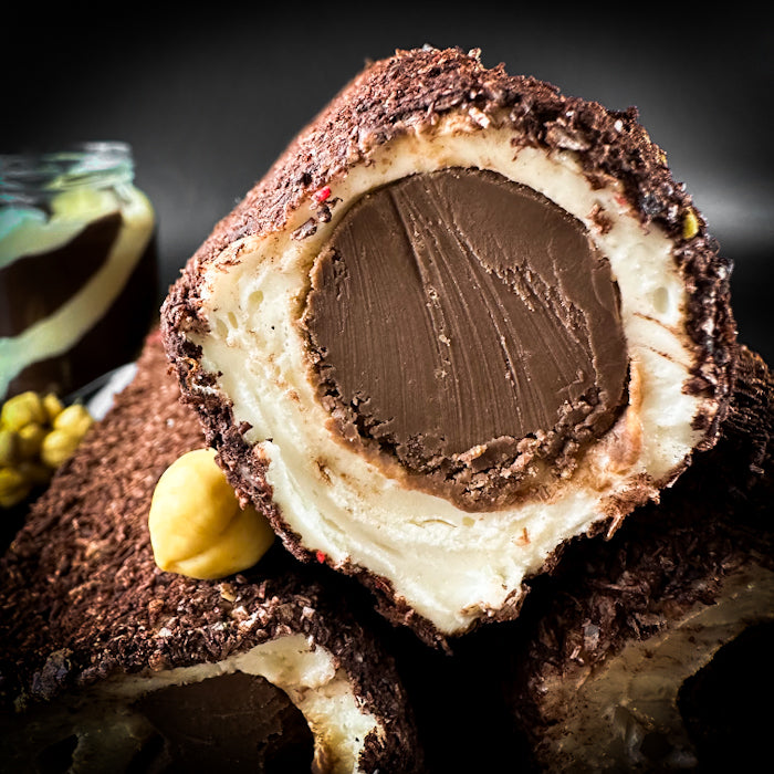 Pieno-vanilės lukumas su „nutella“ kremu, lazdyno riešutais ir šokolado skuteliais
