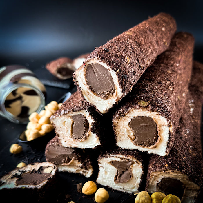 Pieno-vanilės lukumas su „nutella“ kremu, lazdyno riešutais ir šokolado skuteliais