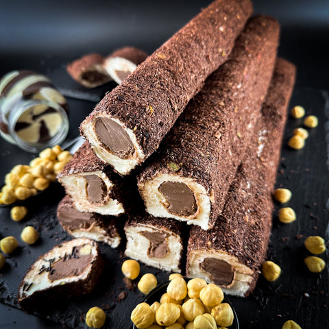 Piena-vaniļas lokums ar Nutella krēmu, lazdu riekstiem un šokolādes skaidiņām